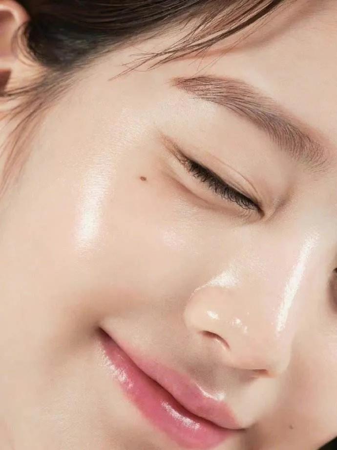 韩国学生党提气色润唇膏,润唇膏涂脸韩剧