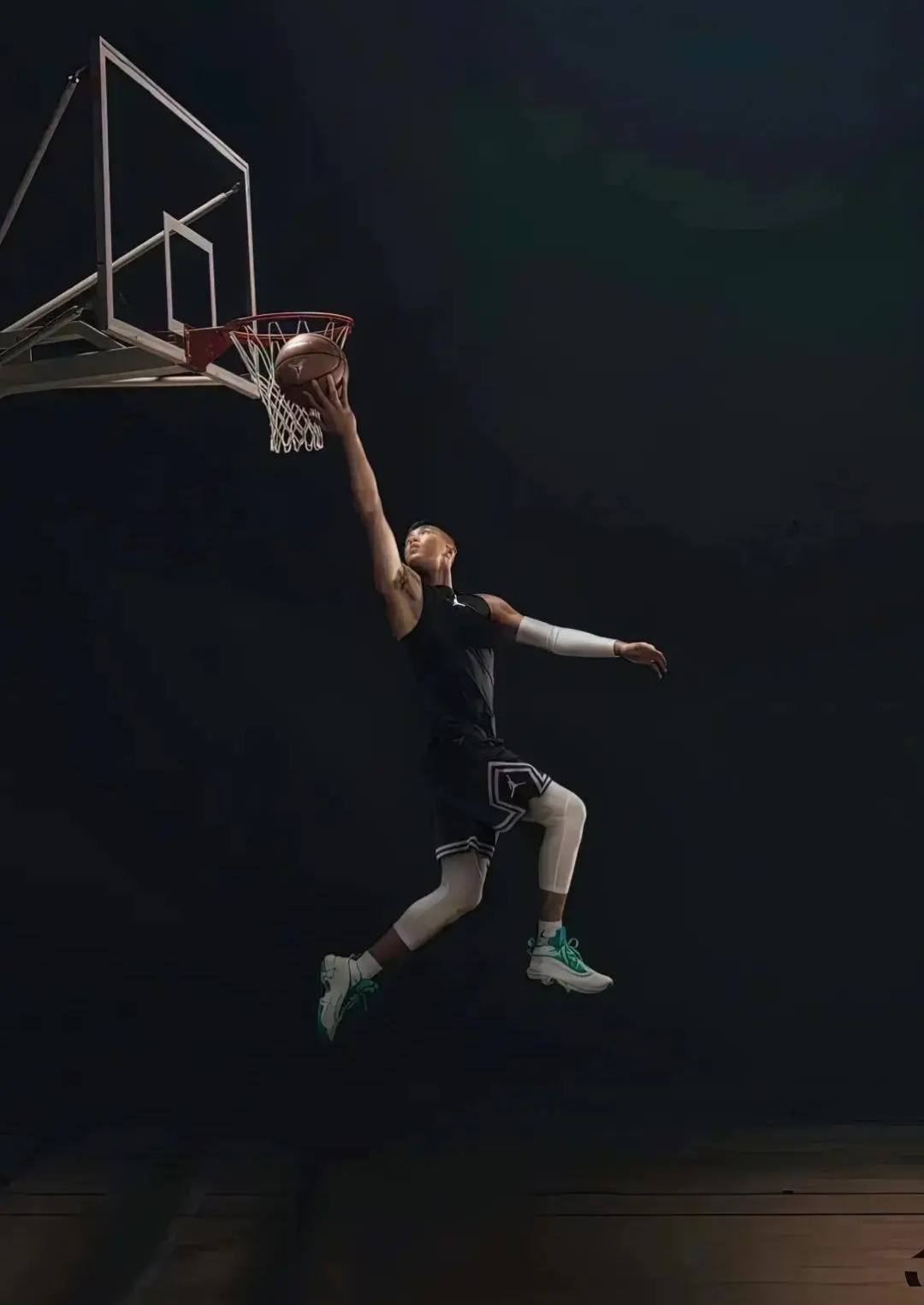 郭艾伦亚洲第一后卫的由来,郭艾伦比赛为什么可以穿aj