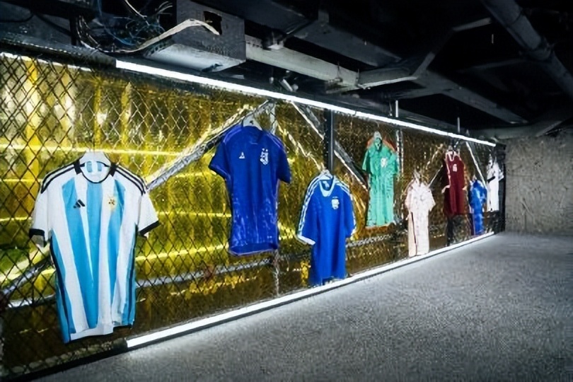 adidas鍚堜綔涓婃捣,adidas鍚堜綔