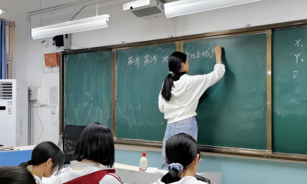 实至名归！这所不断创造奇迹的学校，优秀学子的不二选择！