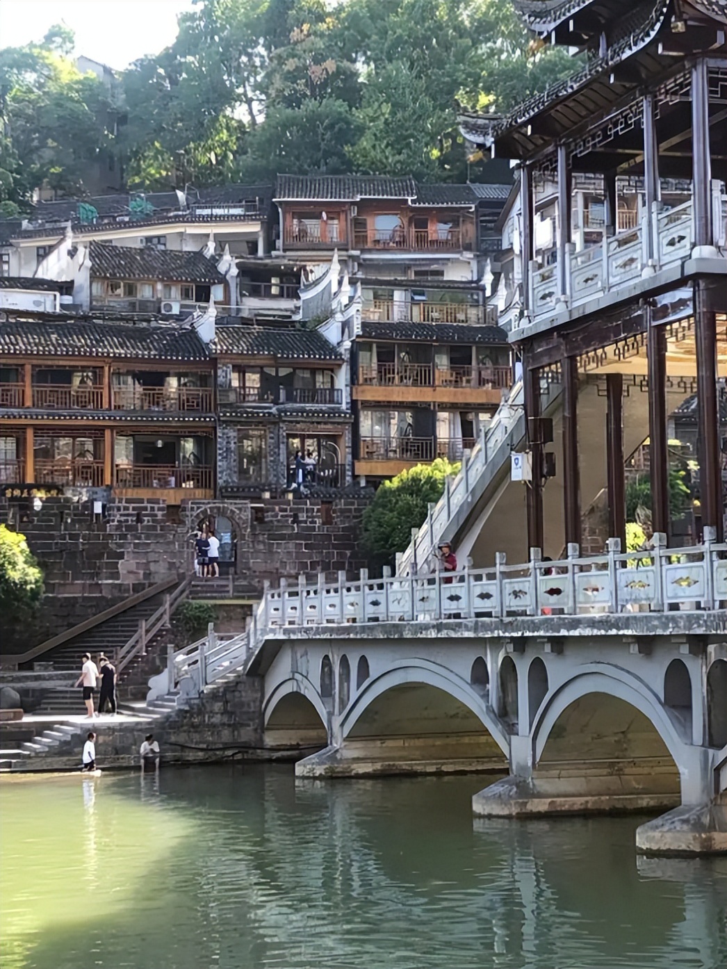 湖北与湖南交界的湖是什么湖,为何一湖相隔的湖北湖南差异巨大