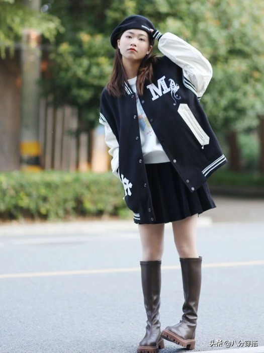 黑色羽绒服如何穿搭既时尚又减龄,天冷了不要再穿去年的旧衣服了