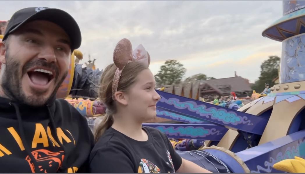 贝克汉姆二公子小七,贝克汉姆夫妇带孩子们畅游迪士尼