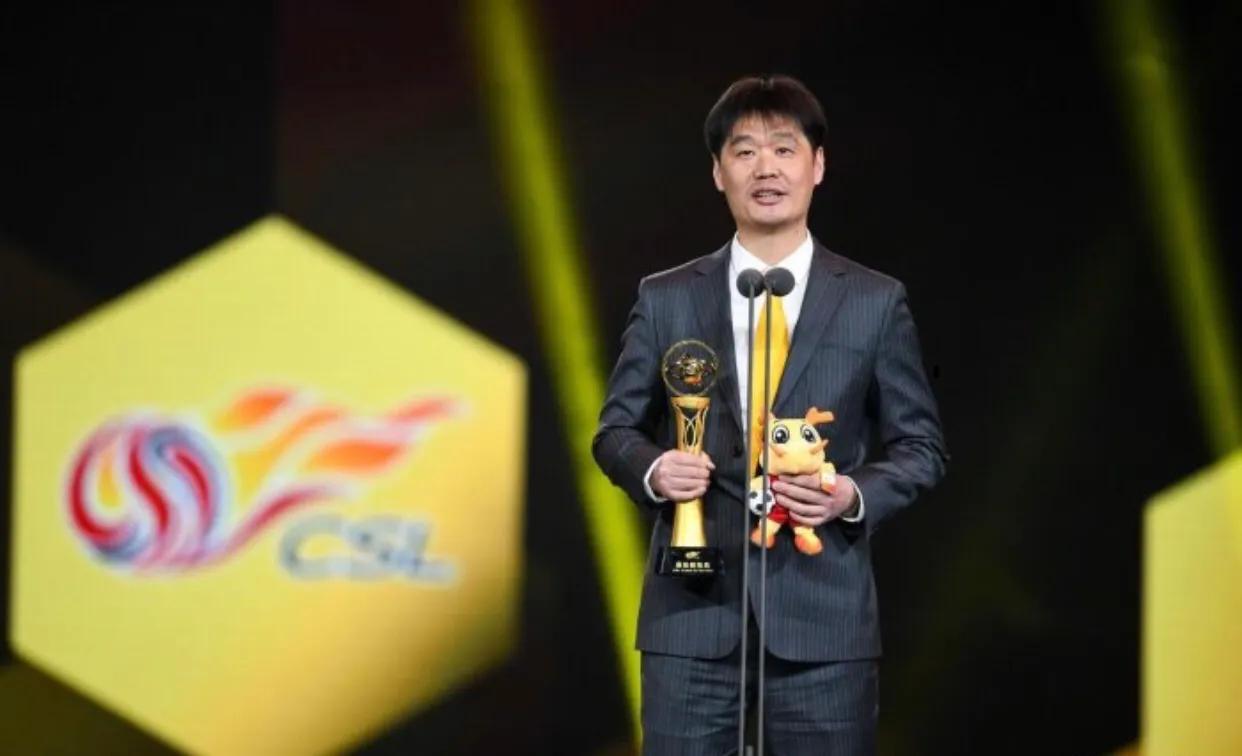 李霄鹏为什么离开泰山队,泰山队主教练李霄鹏去哪儿了