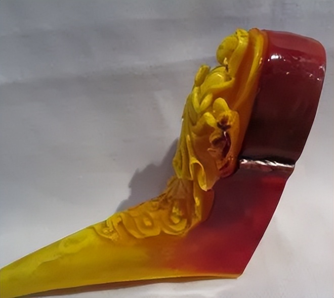 买饰品后被判刑,昆明一女子购买吊坠被判十年