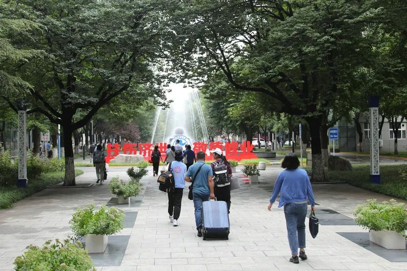 新鲜满格！首医迎来2023级小萌新们