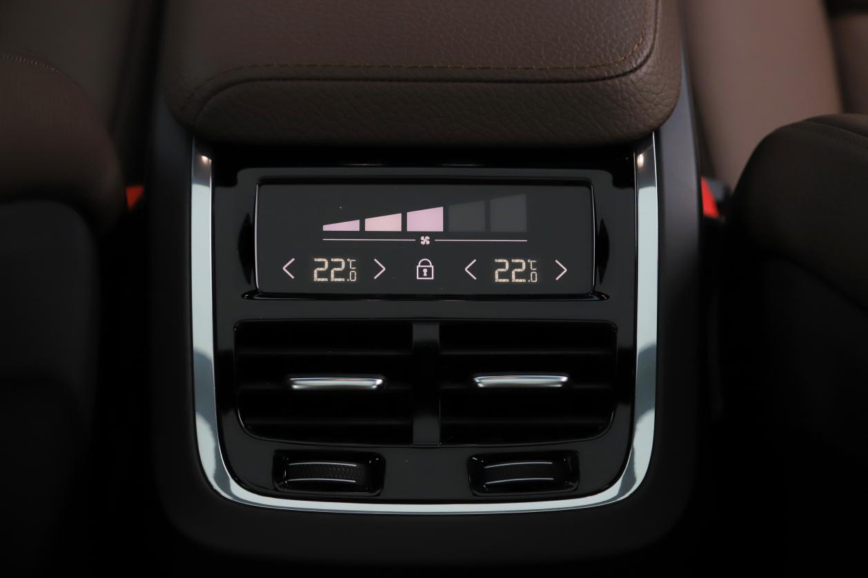 六边形战士坦克,六边形战士轻量级