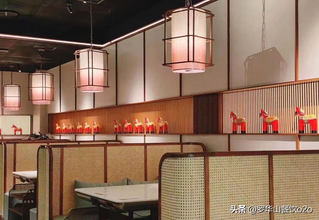 7年跻身火锅三雄，近300家店20+亿！这个火锅品牌凭啥突围开挂？