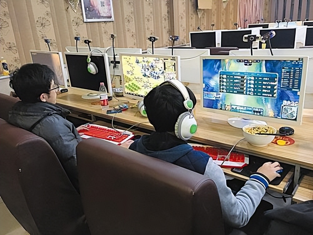 男孩读四年武汉大学竟没被录取,上四年大学没被武汉大学录取