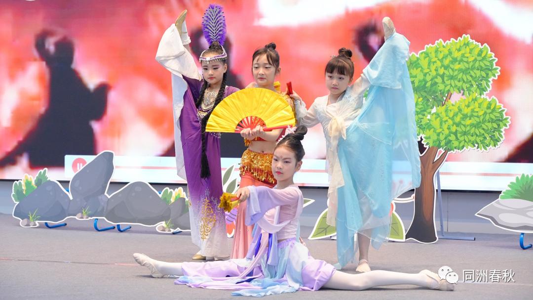 首届56个民族服饰创意大赛,五十六个民族服饰展介绍