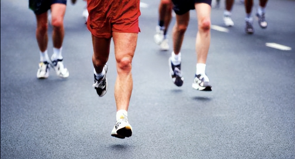 坐着时膝盖疼痛是什么原因,膝盖有点肿弯曲时疼痛是什么原因