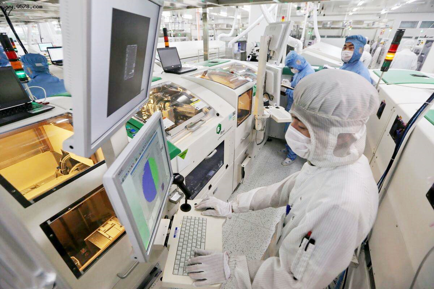 富士康46台国产光刻机,富士康光刻机和芯片