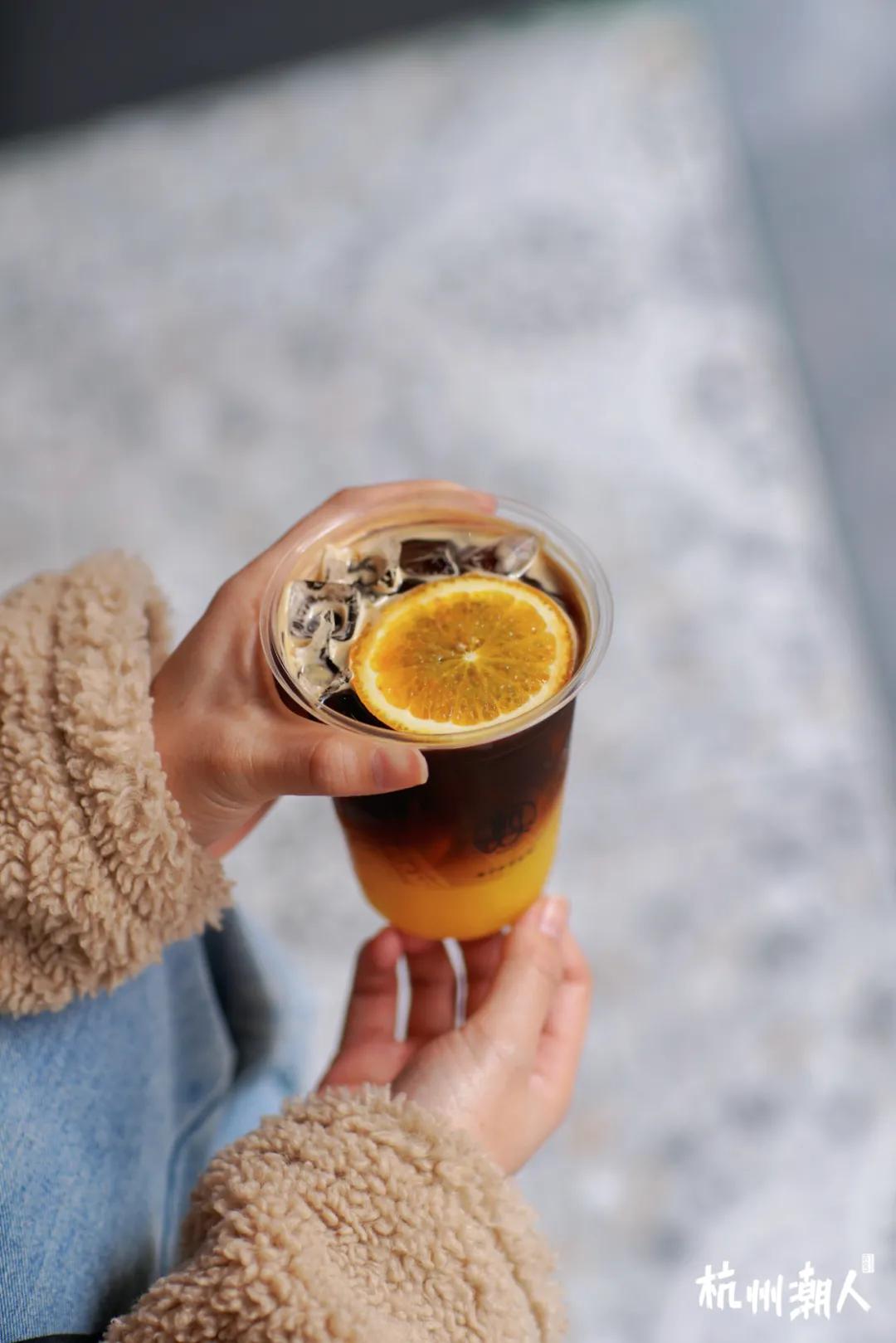 杭州「社区咖啡」大佬，打工人的续命水上新了