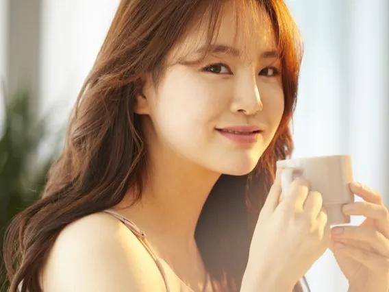 第1次相亲就被拐进民政局,相亲被未婚夫拉去领证了