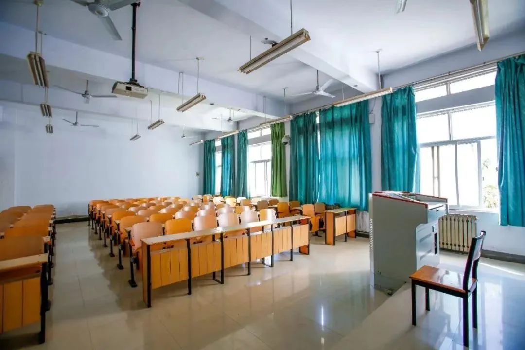 选择郑州城轨交通学校,郑州航院一本还是二本呢