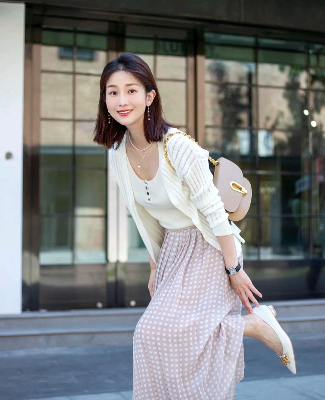 建议试试这几种半身裙穿搭,初秋半身裙穿搭参考兼具舒适优雅