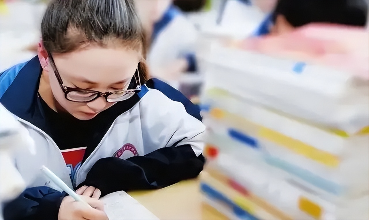 文科和理科学哪个更容易就业,文科生就业出路