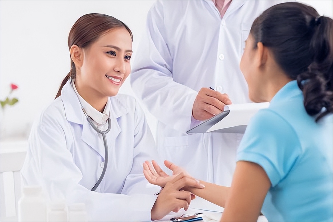 良性肿瘤手术后复发最危险的时期,良性肿瘤手术后为啥会继续长