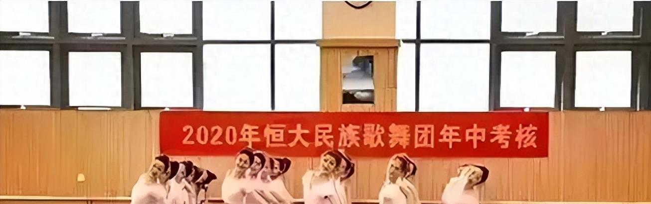 富豪家印养20控梯员年薪30万，你想知道为什么？