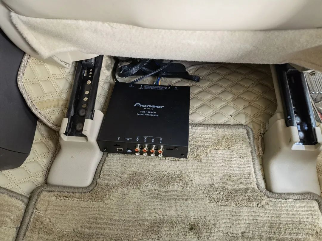 一开口就征服了我的耳朵，丰田霸道无损升级丹麦丹拿232音响