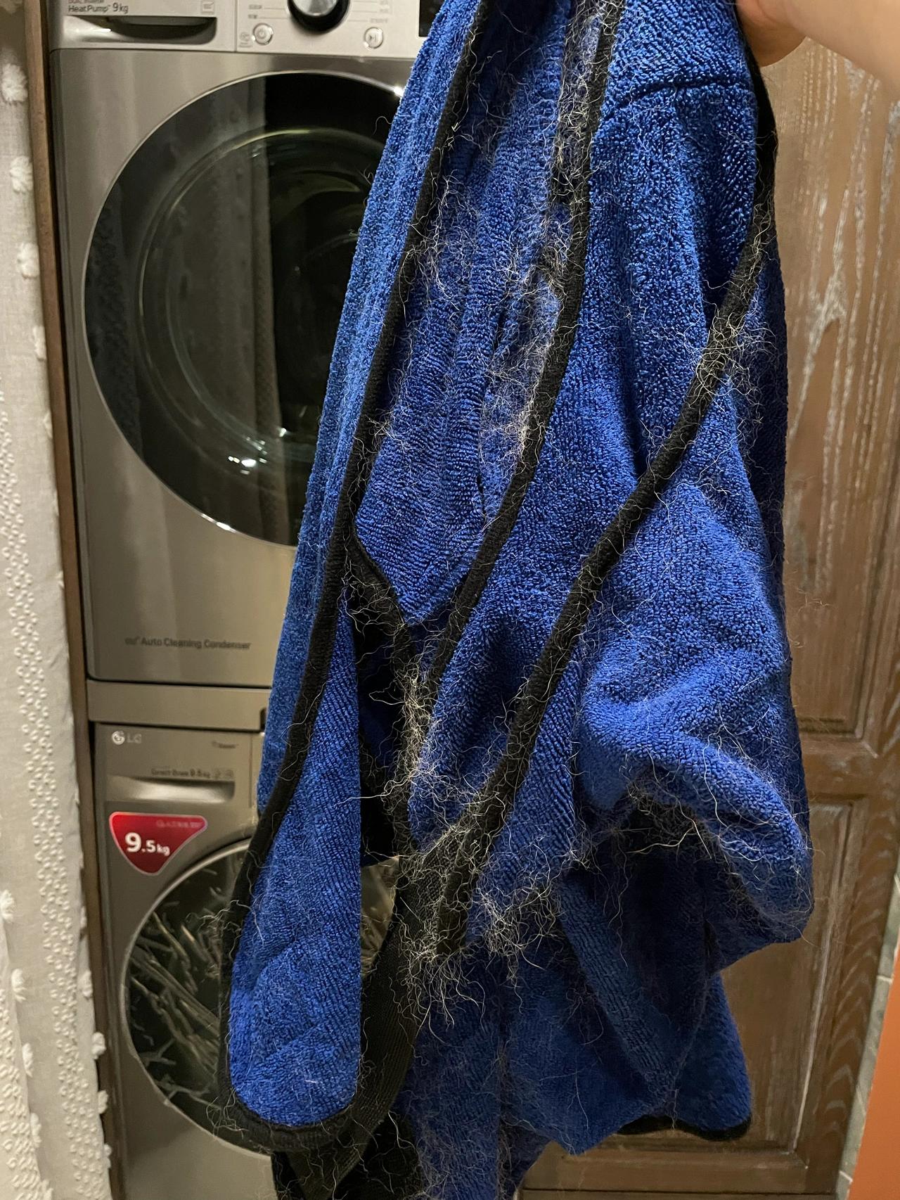 很容易粘毛的衣服该怎么洗,衣服洗完有毛絮怎么处理