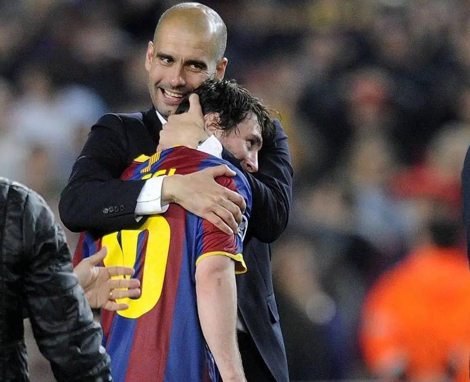 瓜迪奥拉让伊布做配角，伊布哪能受得了这种气，仇恨自此落下