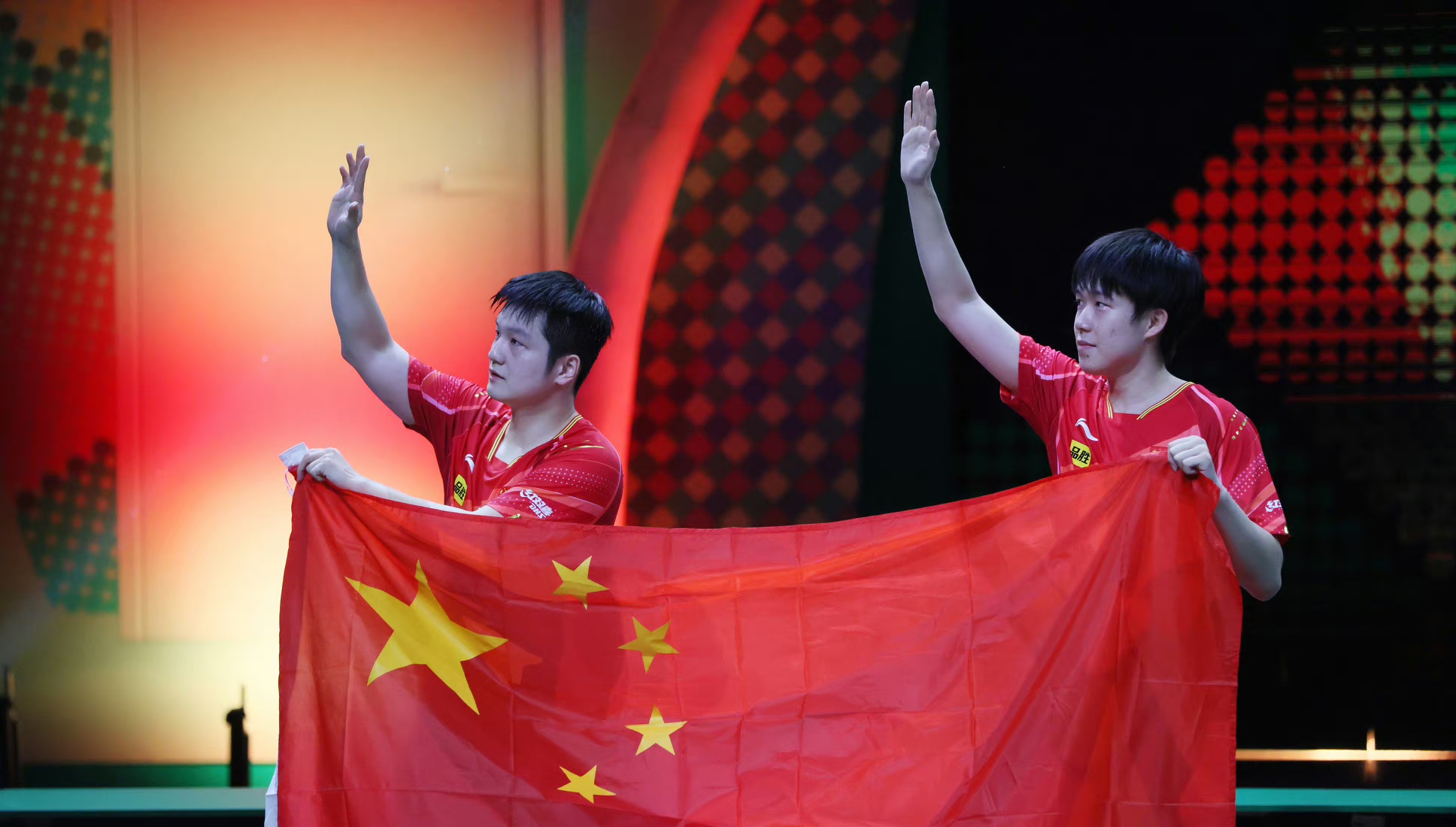 樊振东王楚钦胜韩国组合夺冠,樊振东王楚钦夺冠发布会