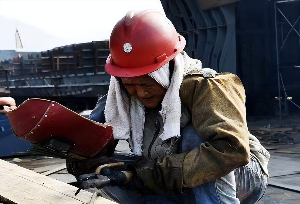 村里老人没有退休金是怎么生活的,60岁以上无业人员怎么养老