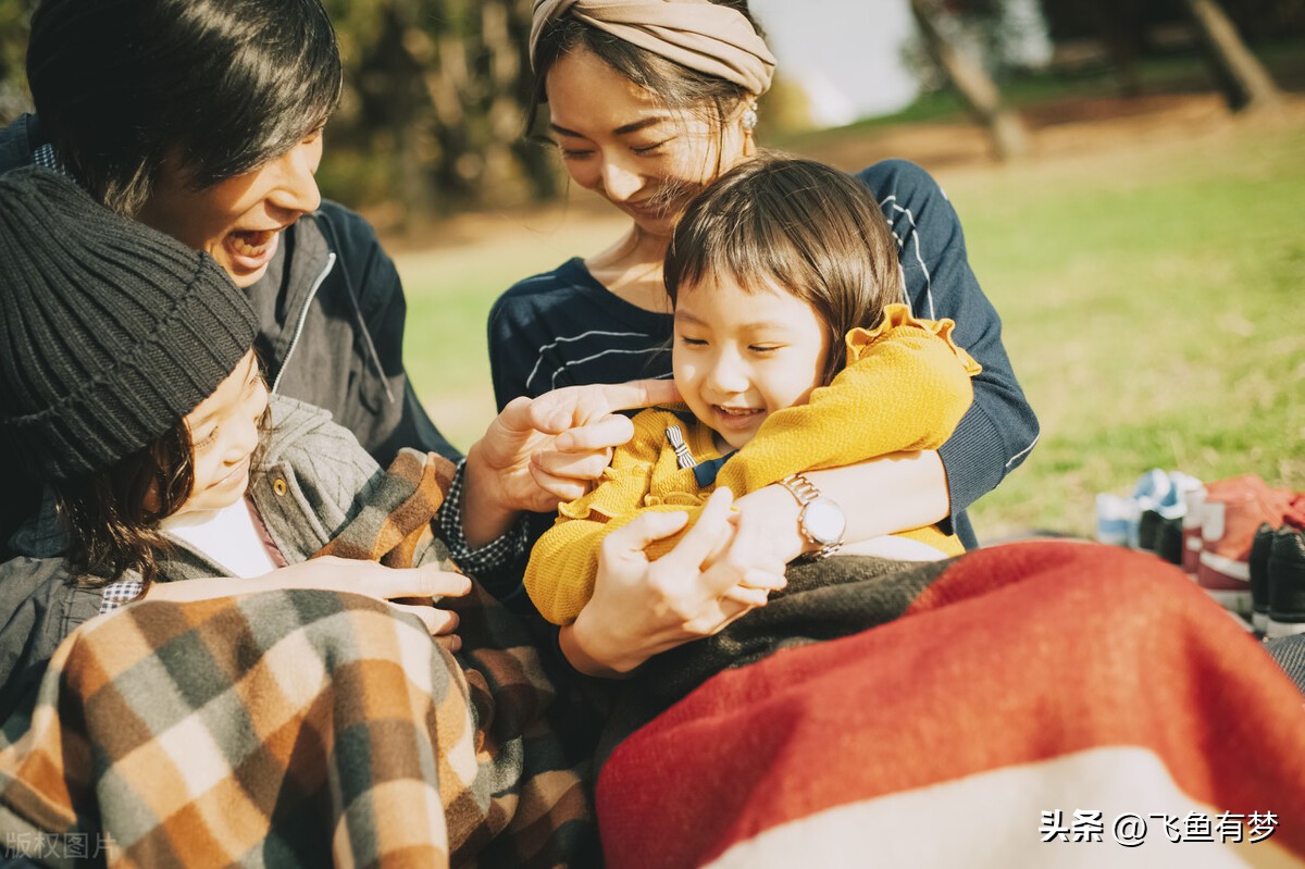 小孩老是黏着妈妈怎么办,宝宝断奶成功后整天黏着妈妈哭闹
