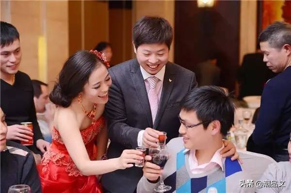 参加婚宴红包应该怎样写,参加婚礼红包怎么给新人