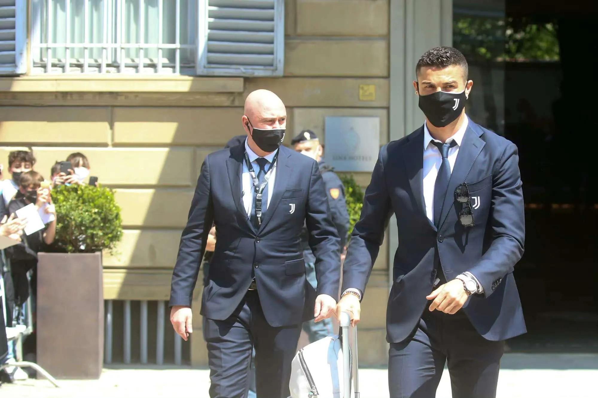 太疯狂!6.74亿变3.1亿足坛巨星难*税逃**务风波梅西C罗内马尔均上榜