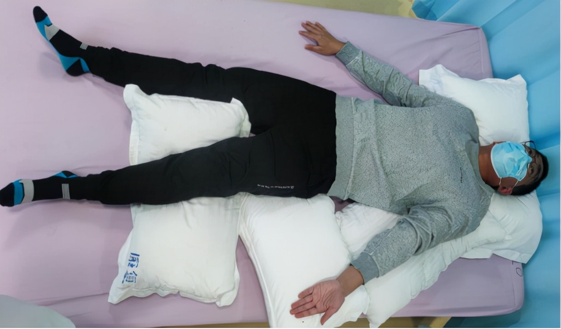 脑梗偏瘫后注意事项,脑梗偏瘫肢体恢复期最初锻炼方法