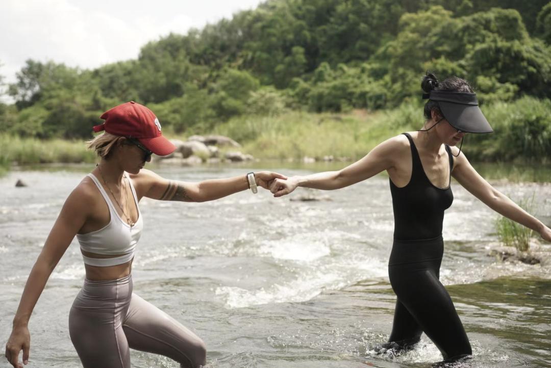三亚沙滩和碧海蓝天,三亚有清澈的海水和美丽的沙滩