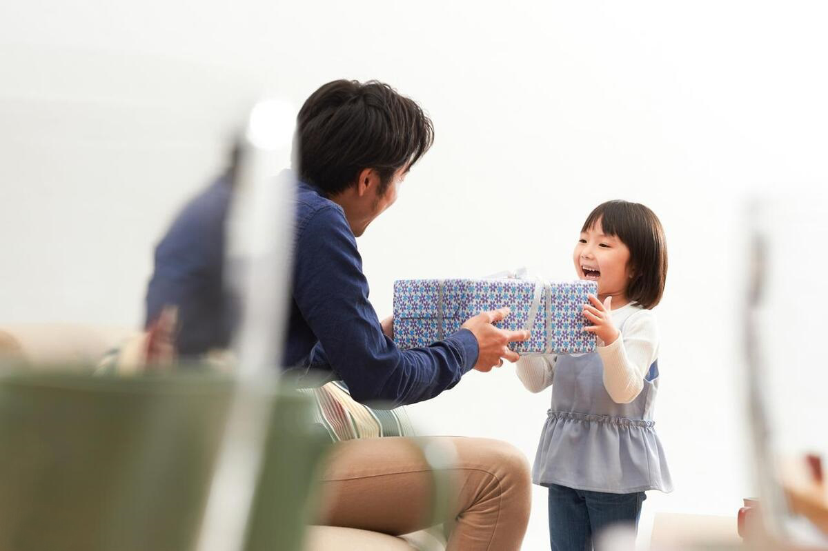 父亲节买东西送什么礼物最好,父亲节送什么不要钱的礼物最好