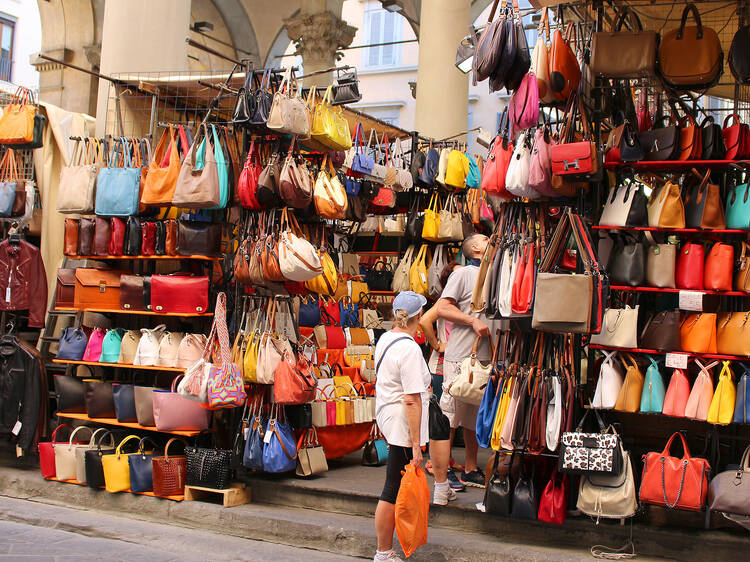 热那亚是哪个国家的首都,哥伦布的港口在哪里