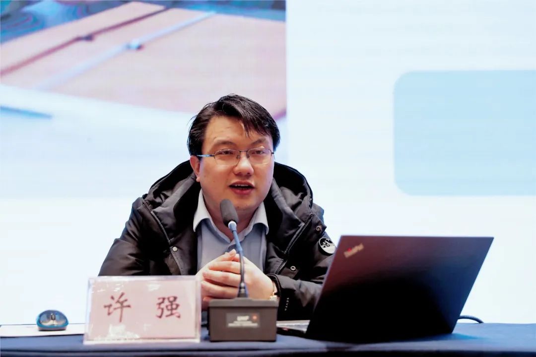 如何从新发展理念引领高质量发展,如何树立创新思维引领产业升级