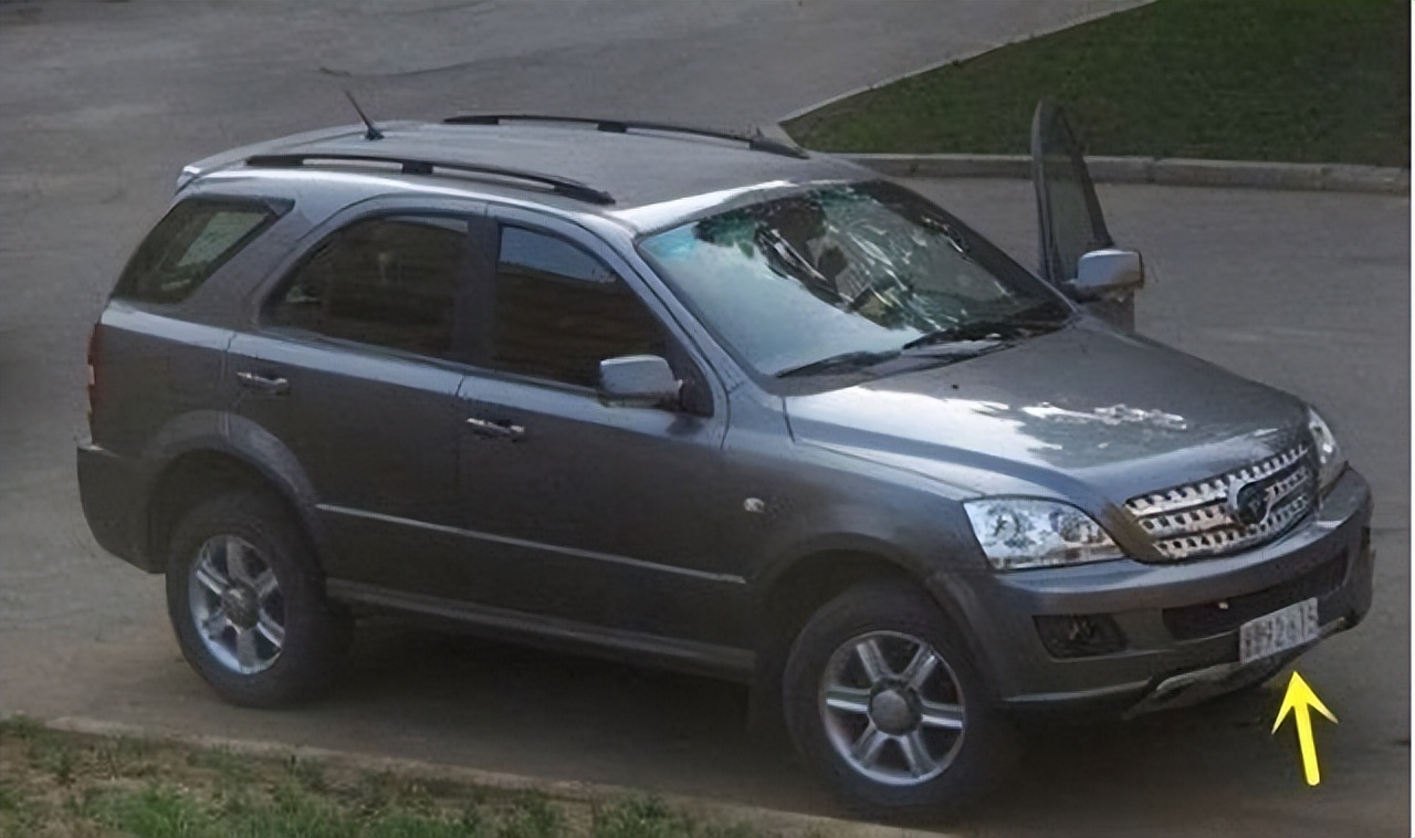 朝鲜街头旧汽车,朝鲜汽车改标志