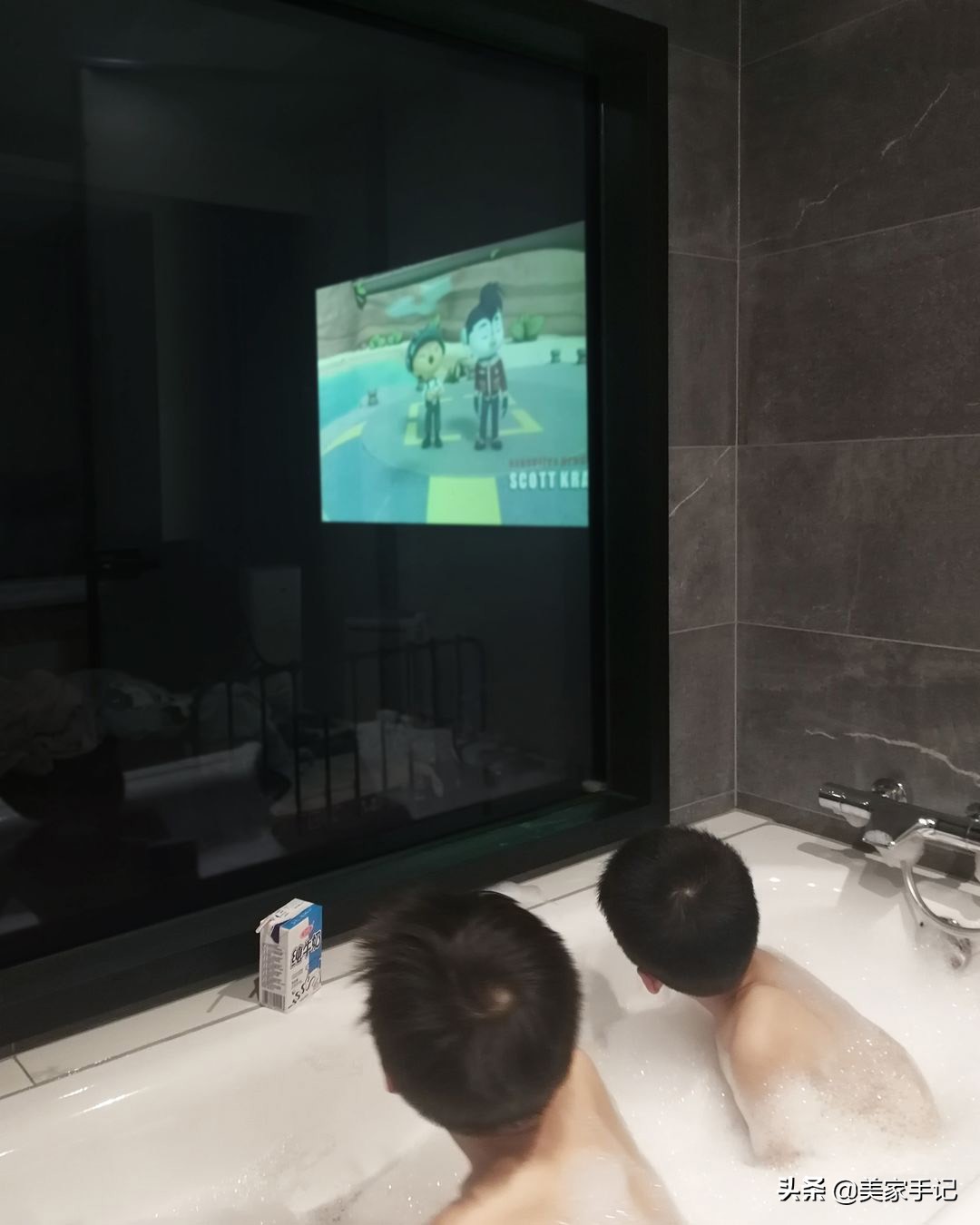 全屋都打柜子效果图,90平米极简装修打满柜子