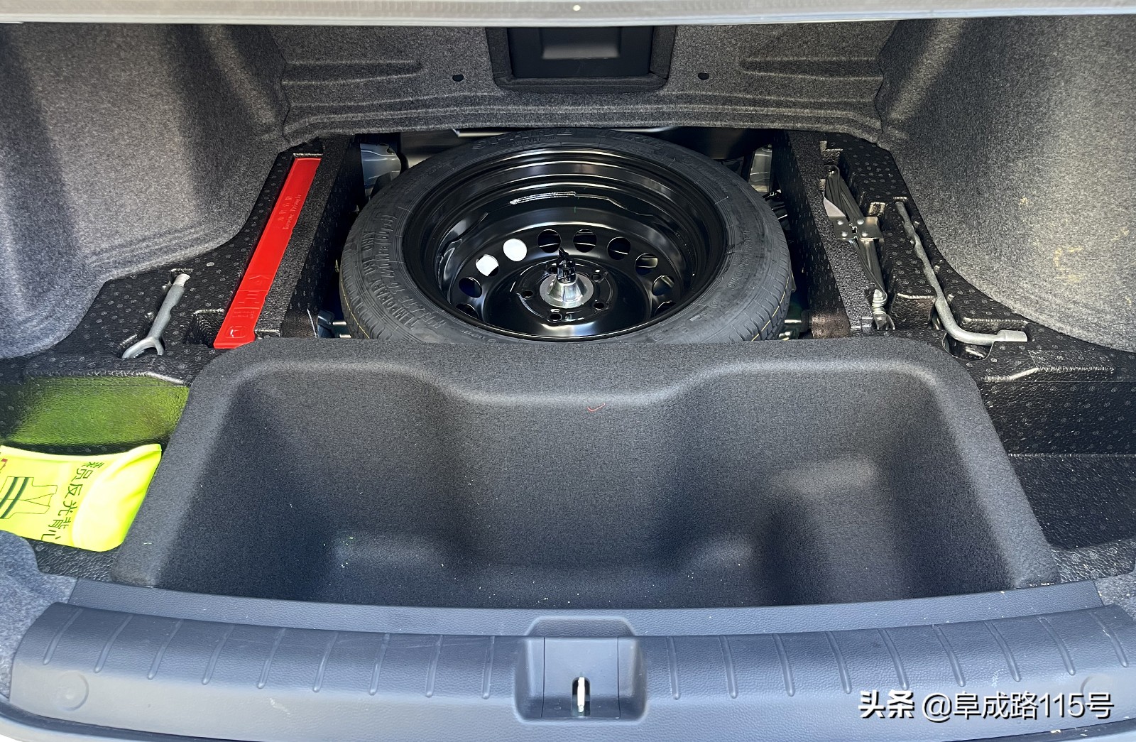 百公里3.4L车机更智能优惠1.5万的凌派锐·混动值不值得买