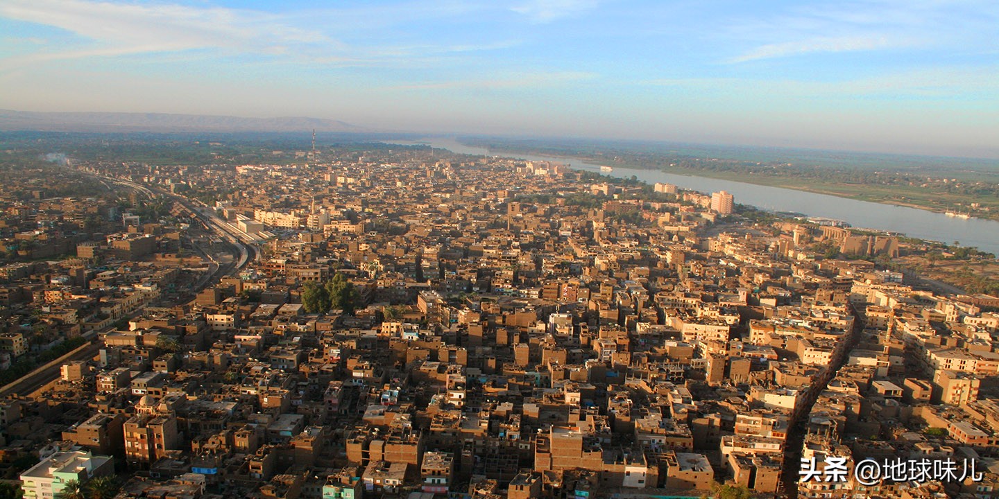 人口主要分布在尼罗河沿岸的原因,埃及5万平方公里土地养活1亿人