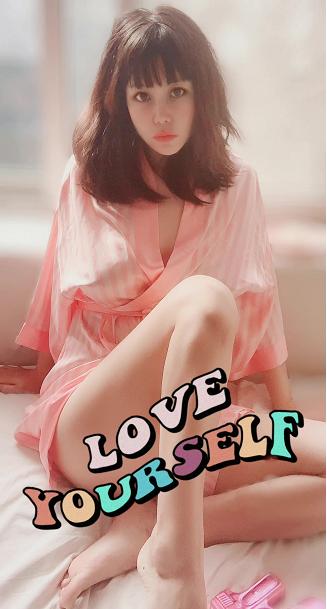 12年过去了，“宁坐宝马哭，不坐单车笑”的女孩，嫁入豪门了吗？