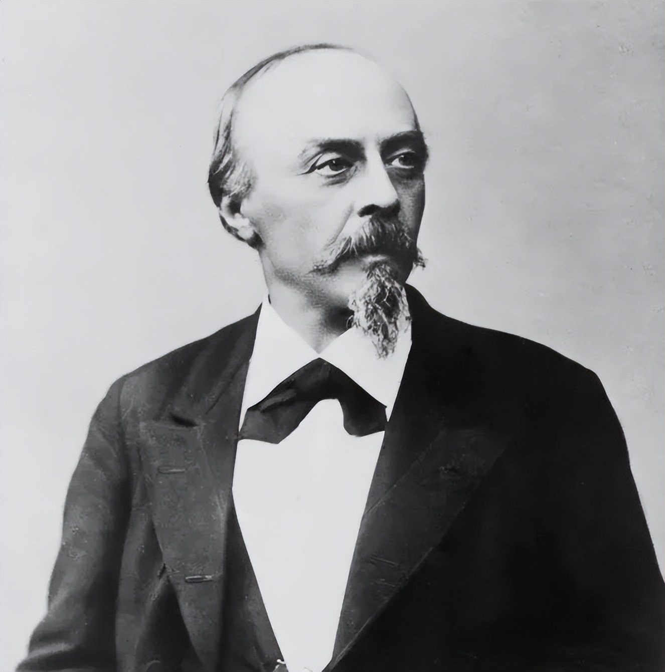 现任柏林爱乐指挥是谁,柏林爱乐乐团历任指挥