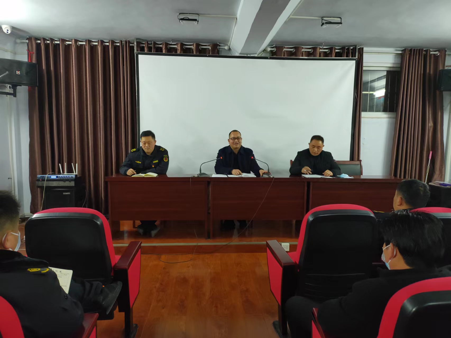 提高全员安全意识压实安全责任,突出抓好全员安全生产教育培训