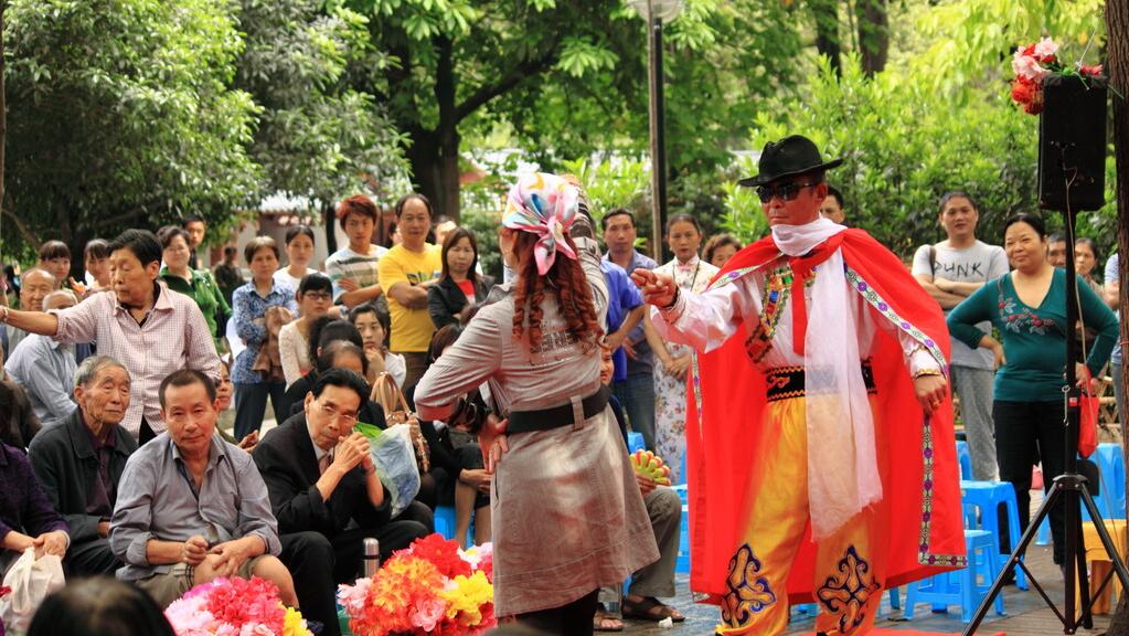 成都人民公园的导览图,走进成都的视频