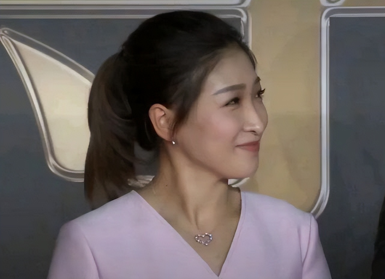 孙颖莎教练邱贻可评价孙颖莎,邱贻可孙颖莎初次见面