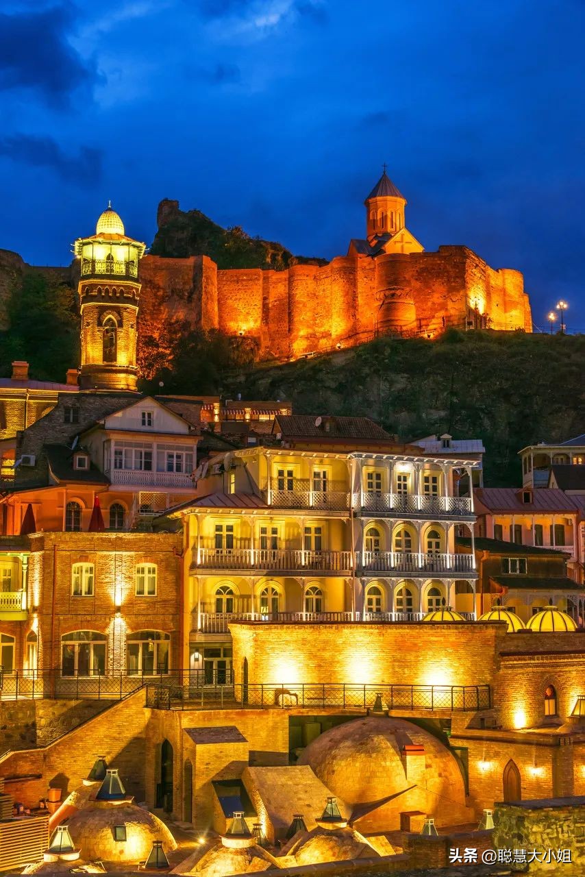 直飞，瑞士平替！这国安全性高，月薪6k算富裕，对中国超友好