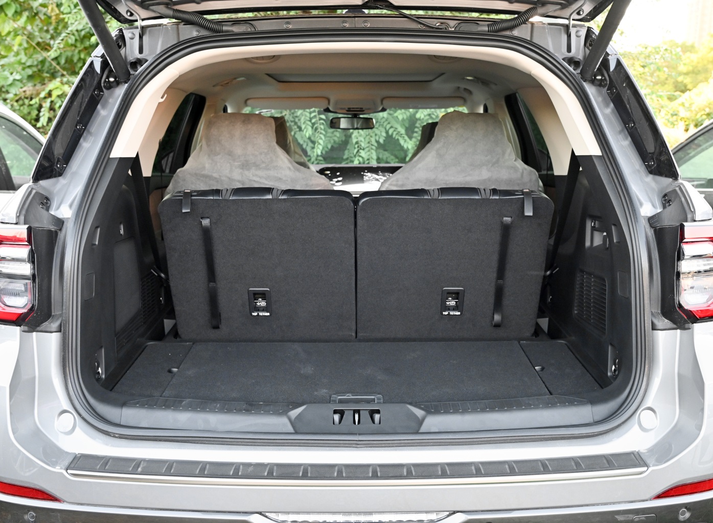 福特探险者35t多少钱,35万预算买探险者还是航海家