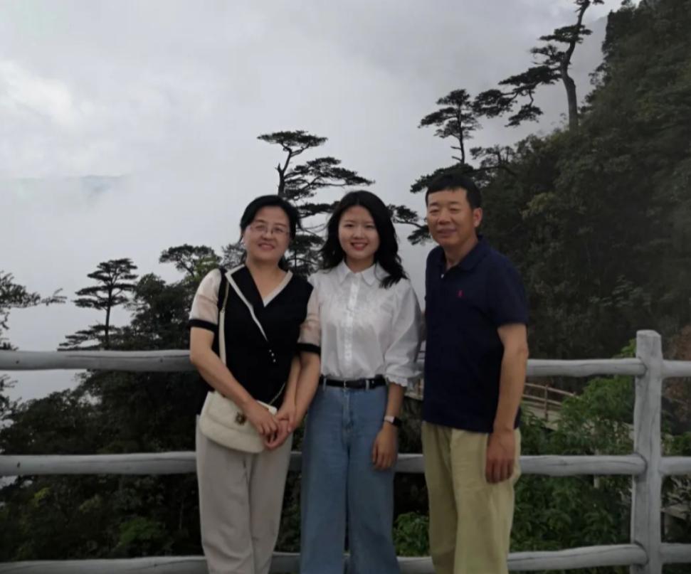 双耳失聪靠唇语考上清华博士,双耳失聪靠唇语考上清华女博士