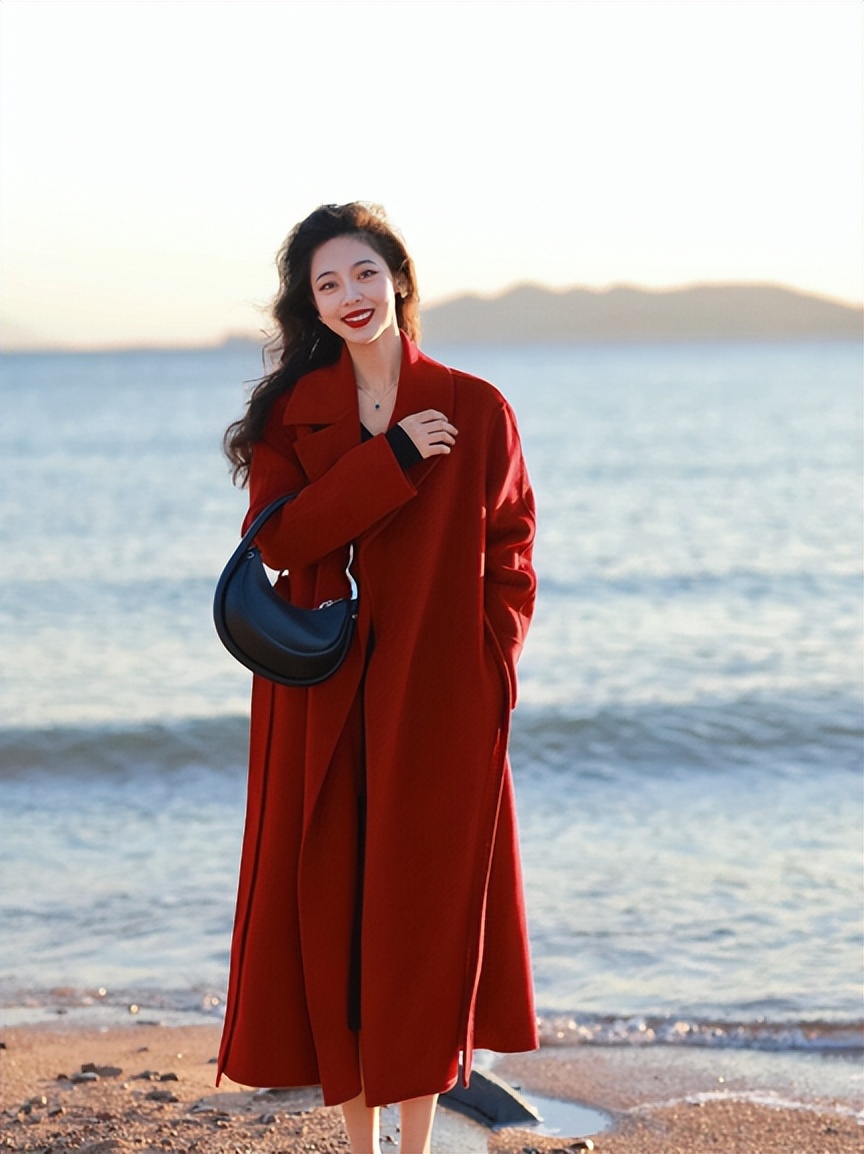 适合冬天穿羊毛混纺大衣,适合在冬季穿的浅色大衣