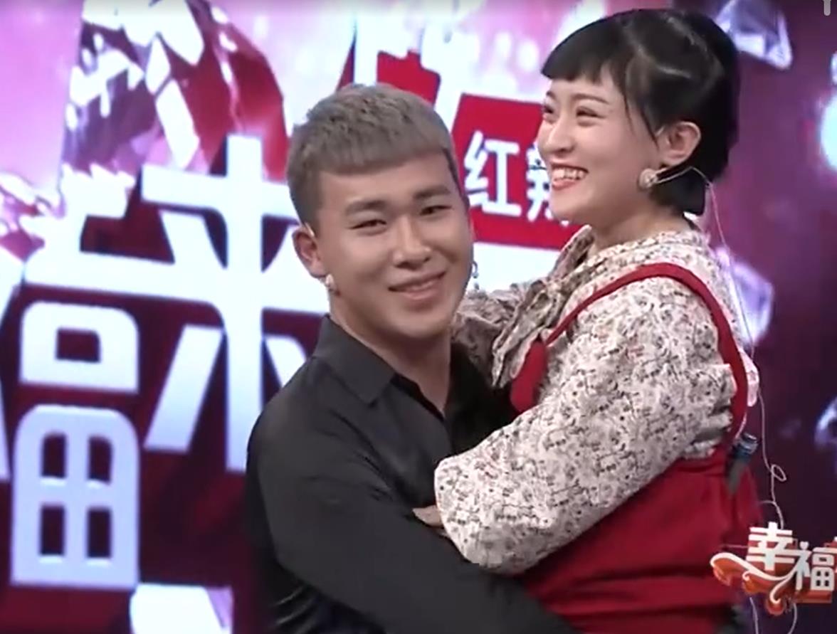 河北小伙娶侏儒症女子,侏儒男人对妻子打掉孩子